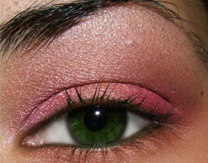 розово-оранжевый макияж глаз