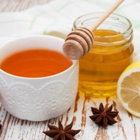 Чай с медом и лимоном - проверенное средство при простуде и недомоганиях