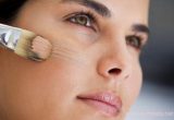 Праймер помогает скрыть многие проблемы с кожей и сохранить безупречный макияж