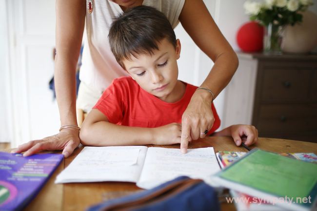 Нельзя просто отмахнуться от ребенка, если он обращается за помощью в выполнении домашнего задания
